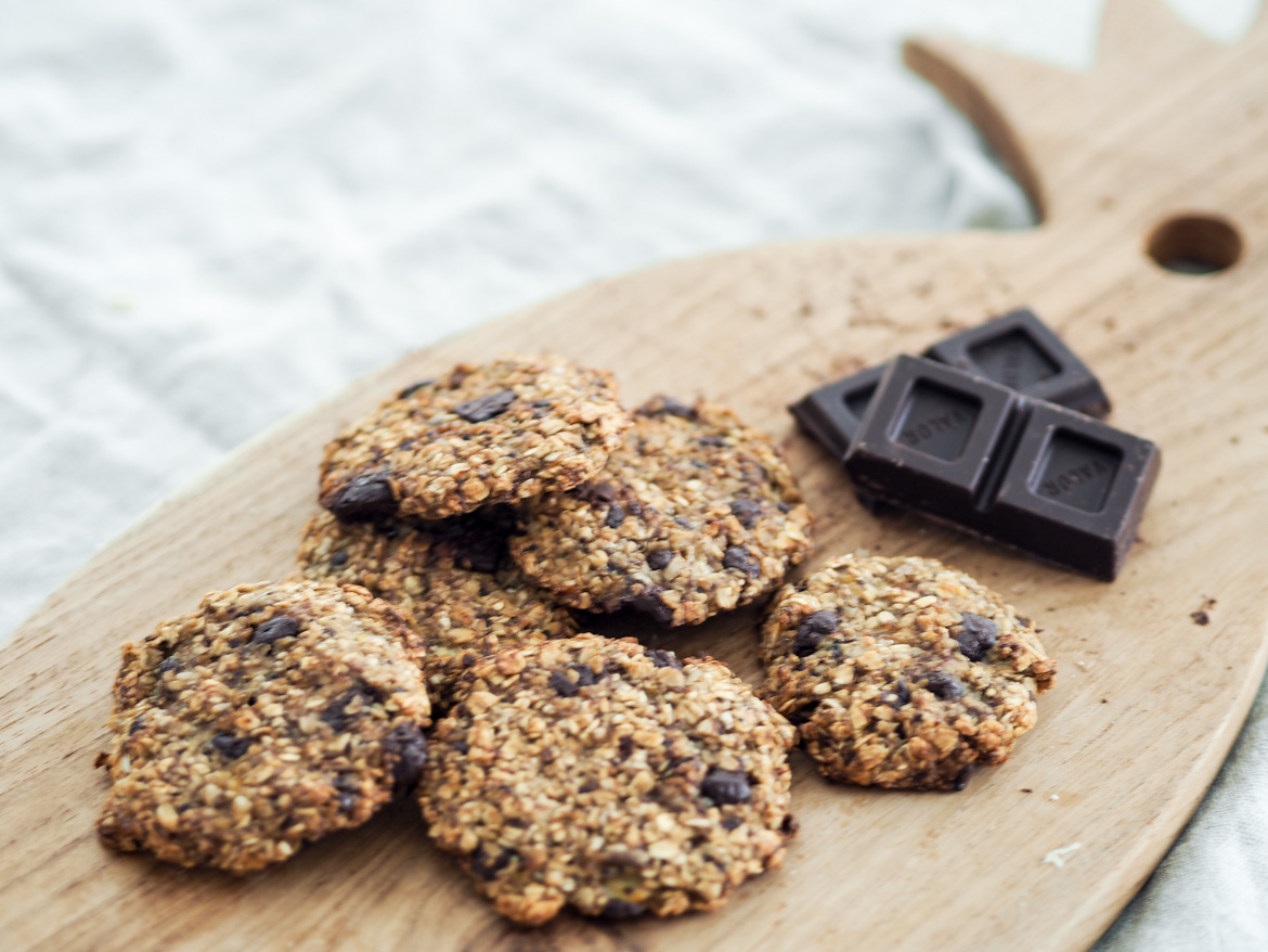 healthy chocolate and banana breakfast cookies